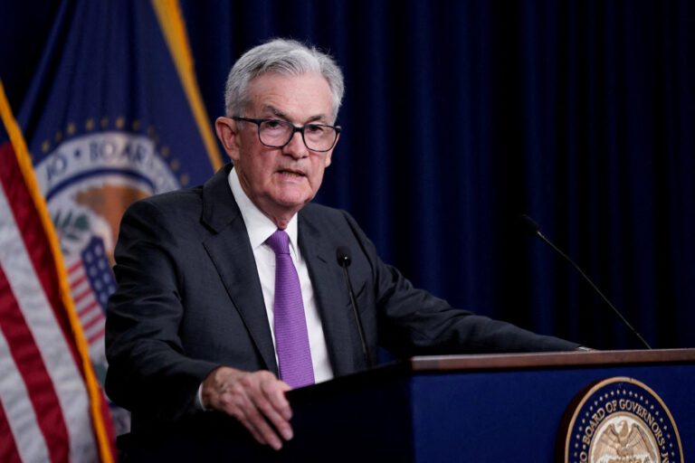 Fed, Powell: “Inflazione negli Usa rimane troppo alta, pronti ad alzare ancora tassi se necessario”