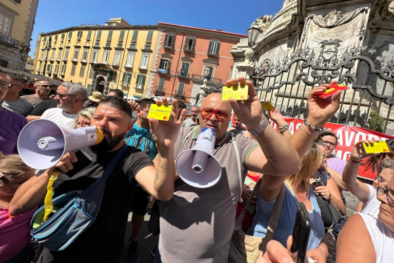 Reddito di Cittadinanza, nuova protesta a Napoli: bloccata galleria