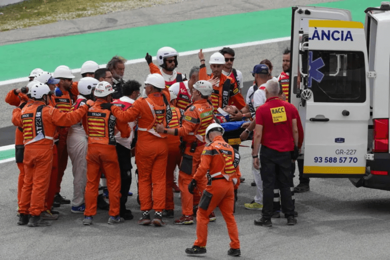 MotoGP: pauroso incidente per Bagnaia,  in ospedale per ulteriori accertamenti. In gara doppietta Aprilia, vince Espargaro