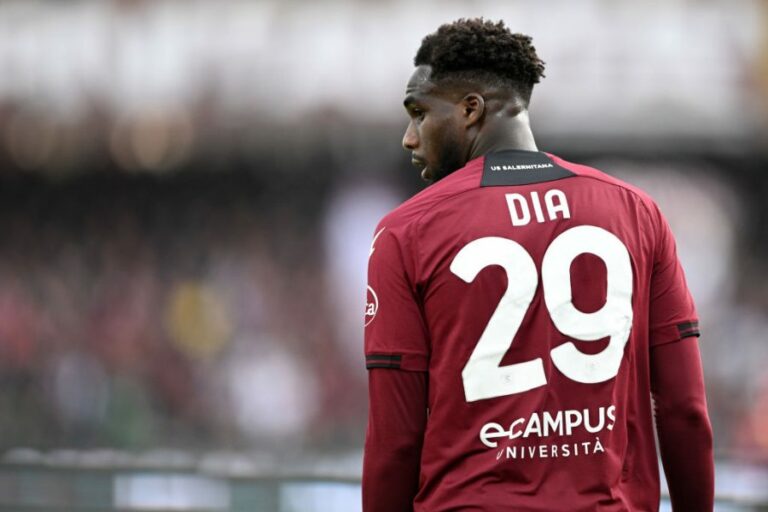 Salernitana, Dia è ancora in Francia: l’attaccante rischia ulteriori multe