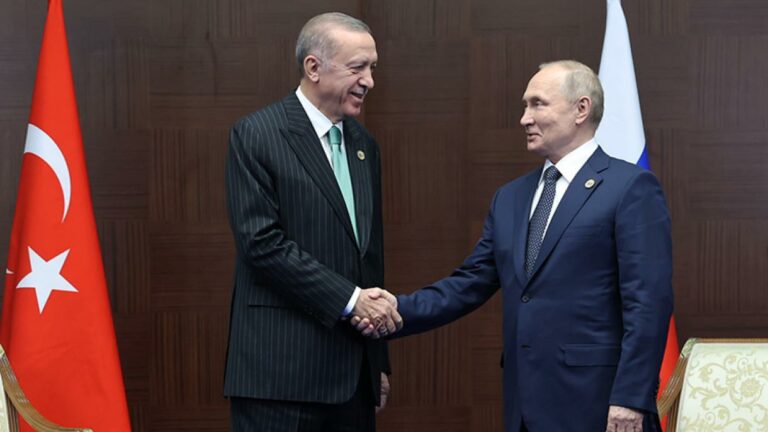 A Sochi l’incontro tra Putin e Erdogan, al centro del colloquio l’accordo sul grano