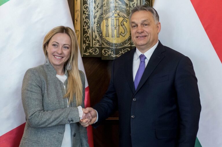 Meloni a Budapest da Orban, summit su natalità e famiglia: “Investiamo sulla famiglia”
