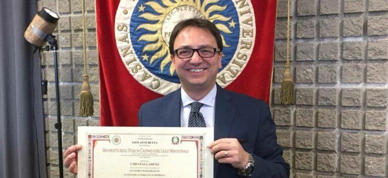 Orta di Atella, nove consiglieri comunali firmano documento contro Ciro Palladino. L’ex sindaco Villano nell’angolo