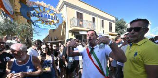 Proteste contro ipotesi tendopoli a Lampedusa, von der Leyen e Meloni domani sull’isola