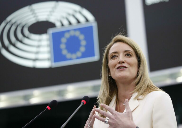 Ue, Metsola: “L’Italia non può essere lasciata sola sui migranti”