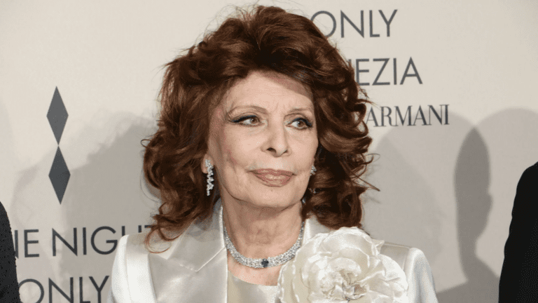Sophia Loren operata dopo caduta in casa, diverse fratture: buono il decorso post operatorio