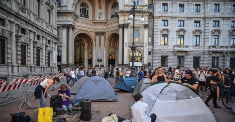Caro affitti, torna la protesta in 25 città: da oggi la mobilitazione degli universitari