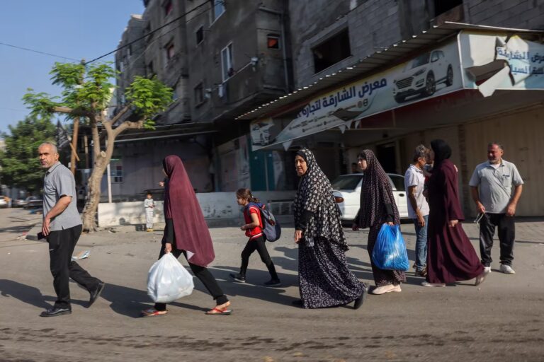 Guerra Israele-Hamas, incursioni a Gaza in cerca degli ostaggi: ultimatum scaduto, esodo di civili