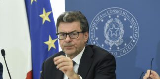 Giorgetti firma il decreto attuativo, Pnrr più veloce: pagamenti più snelli