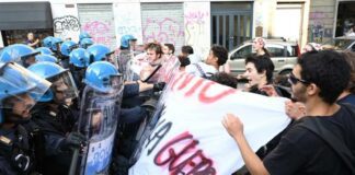 Torino, corteo contro Giorgia Meloni: momenti di tensione
