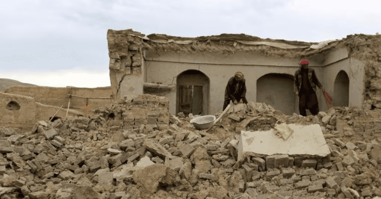 Terremoto in Afghanistan, 2.000 morti e 10.000 feriti