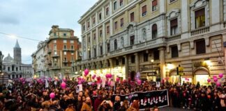 Giornata contro la violenza sulle donne, l’Italia dice no con manifestazioni e cortei: migliaia in piazza “Per Giulia e per tutte”
