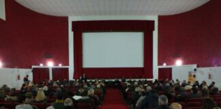 Chiude anche il Cinema Corso a Sessa Aurunca, è polemica: “È una vendetta politica”