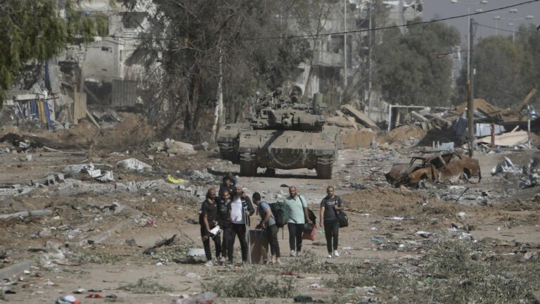 Guerra in Medio Oriente, proseguono i negoziati: pressioni su Hamas