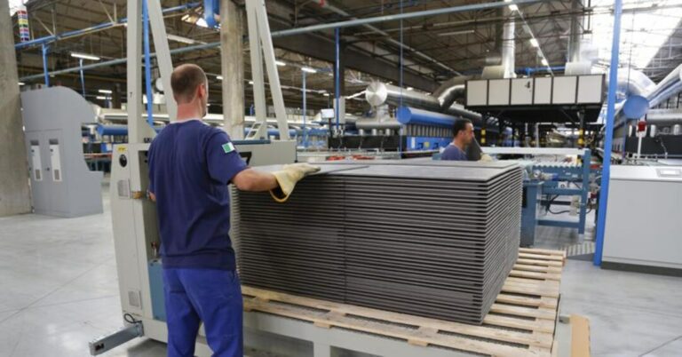 Salari, è allarme in Italia: 5,7 milioni sotto gli 11mila euro l’anno. Cgil: “Stipendio medio più basso di Francia e Germania”