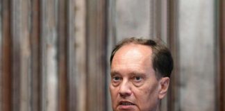 Il ministro Ciriani a Caivano: “Grazie a don Patriciello, ripartire dando speranza ai cittadini onesti”