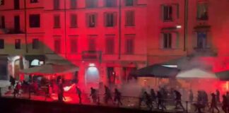 Milano, scontri tra ultras di Milan e Psg ai Navigli: accoltellato un francese