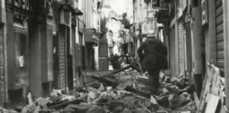 Terremoto 1980, il ricordo nel 43° anniversario del sisma: corona di fiori in Via Stadera