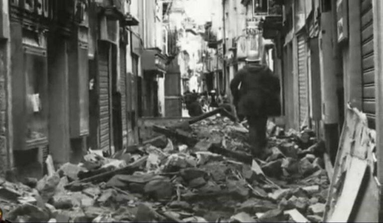 Terremoto 1980, il ricordo nel 43° anniversario del sisma: corona di fiori in Via Stadera