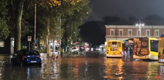 Maltempo in Toscana, sale a 8 il bilancio dei morti: allerta arancione in Veneto, gialla in 7 regioni