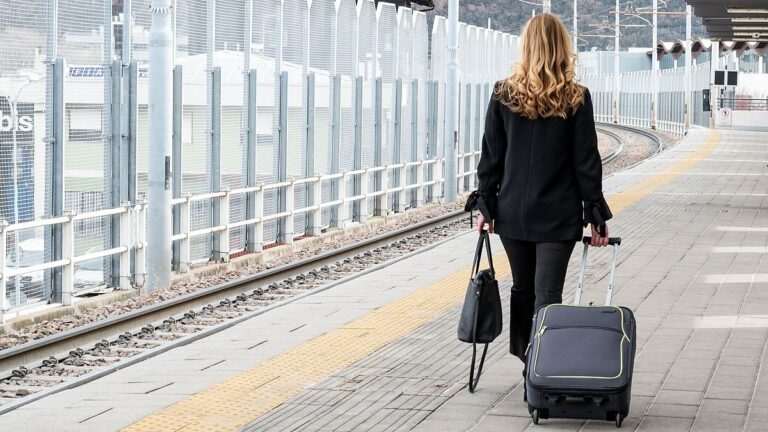 Eurostar cancella tutti i treni da e per Londra, migliaia di passeggeri bloccati