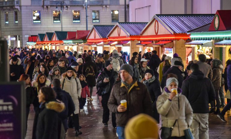 Sciopero commercio e turismo 22 dicembre, contratto scaduto per milioni di lavoratori: protesta in tutte le città