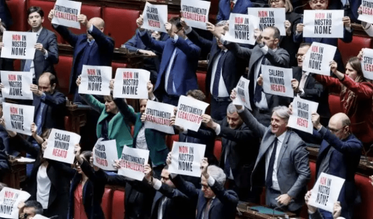 Salario minimo, ok della Camera alla delega al governo. Schlein: “Avanti con le altre opposizioni”