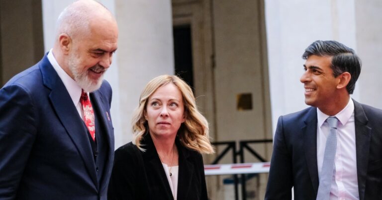 Incontro tra Meloni, Rama e Sunak: “Collaboriamo contro i trafficanti di uomini”