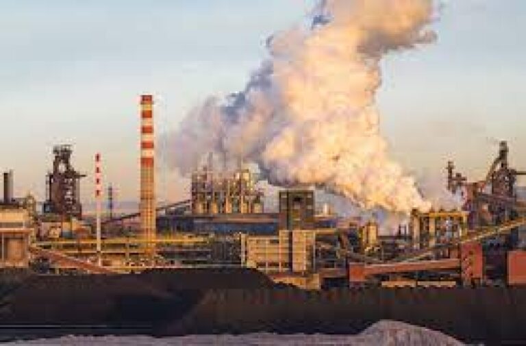 Ex Ilva, raggiunto l’accordo sulla cassa integrazione: “Garantita tutta l’occupazione e la continuità salariale”