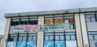 Occupato il liceo De Liguori di Acerra: “Basta silenzio sul biocidio”