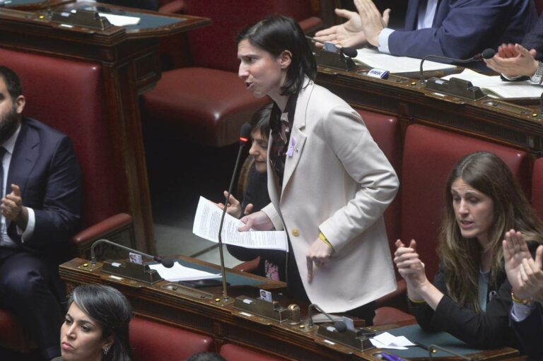 Acca Larentia, le opposizioni insorgono: Schlein attacca Meloni in Aula