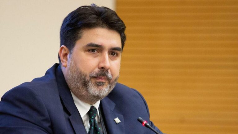Solinas indagato per corruzione, scatta sequestro dei beni da 350mila euro per il governatore della Sardegna