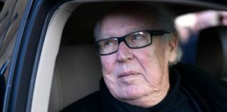 Vittorio Emanuele di Savoia, aperta la camera ardente: domani i funerali nel duomo di Torino