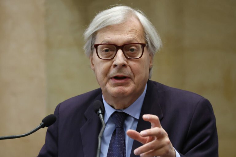 Caso Sgarbi, opposizioni chiedono a Sangiuliano di riferire in Parlamento: Meloni prende tempo