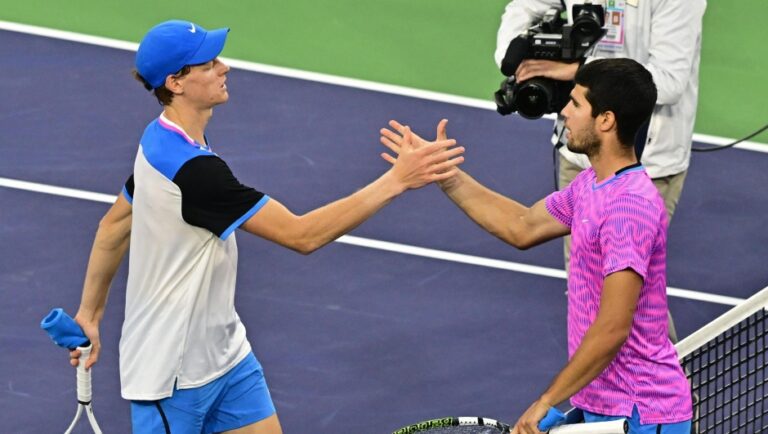 Tennis Indian Wells, Sinner battuto da Alcaraz in semifinale: fallito il tentativo dell’azzurro di salire al numero 2 del ranking