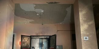 Bomba al Municipio nel Nuorese, gravi danni alla facciata e ad alcuni uffici