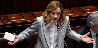 Meloni al Senato, appello all’unità su Fitto in Ue. Poi l’annuncio della visita in Libano: “Israele ingiustificabile”