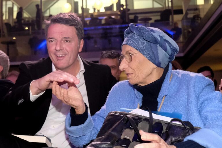 Nasce la lista Stati Uniti d’Europa, accordo Renzi-Bonino. Fuori Cuffaro e Mastella, Pizzarotti spinge per Calenda