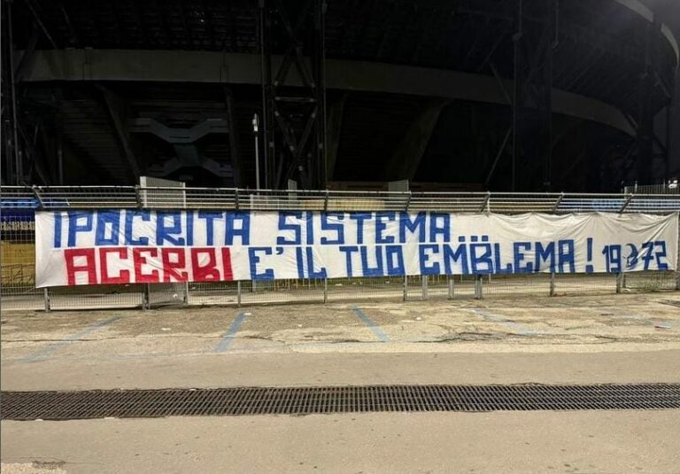 Caso Acerbi-Juan Jesus, striscione ultrà Napoli contro il difensore interista: “Acerbi emblema di un sistema ipocrita”