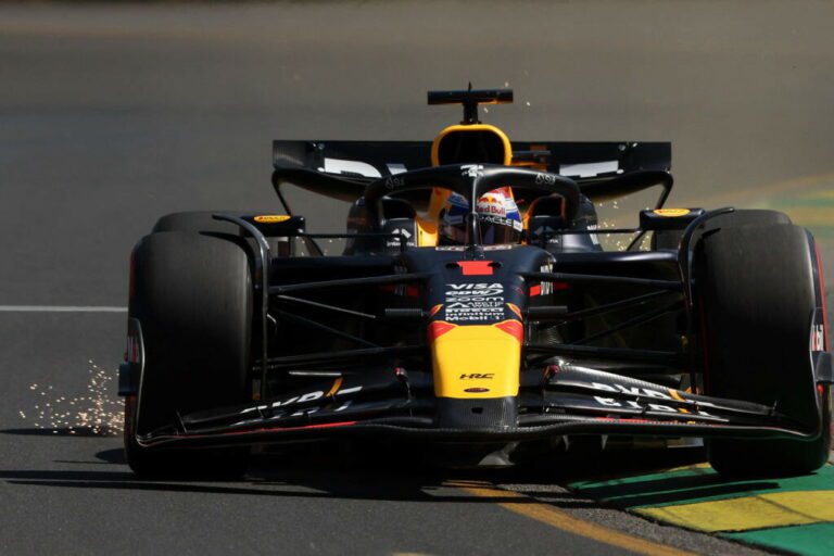 F1 GP Australia, la pole è ancora di Verstappen: Sainz 2° e Leclerc 5°