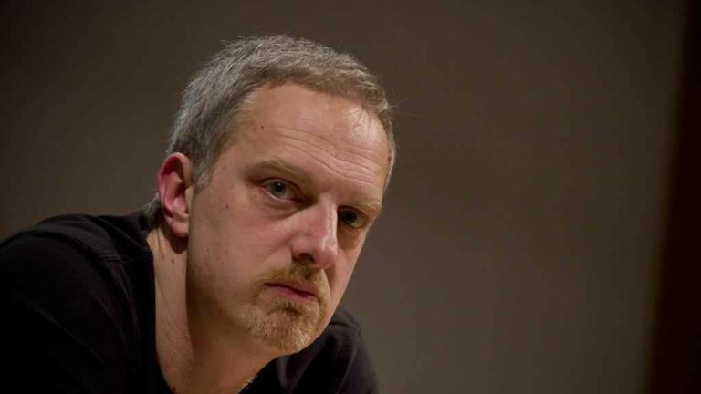 Un altro caso di censura in Rai, annullato il monologo di Scurati sul 25 aprile: la denuncia di Serena Bortone. Protestano le opposizioni