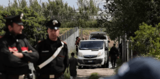 Bimbo ucciso da due pitbull a Eboli, lacrime al funerale: la famiglia chiede giustizia