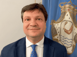 Falso in atto pubblico, prosciolto l’ex sindaco di Casapesenna De Rosa: “Alla fine ha trionfato la verità”