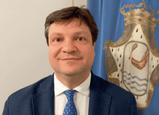 Falso in atto pubblico, prosciolto l’ex sindaco di Casapesenna De Rosa: “Alla fine ha trionfato la verità”