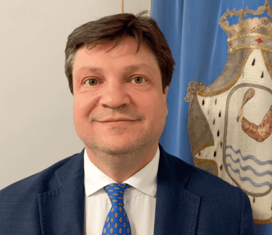 Falso in atto pubblico, prosciolto l’ex sindaco di Casapesenna De Rosa: “Alla fine ha trionfato la verità”