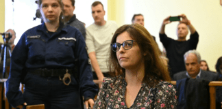 Caso Ilaria Salis, il padre: “Negano il diritto di voto a mia figlia”