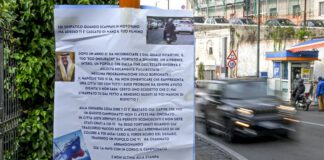 Napoli, manifesti degli ultras contro De Laurentiis e squadra: “Rispetto”