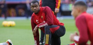 Paura in Udinese-Roma, Ndicka lascia il campo in barella: ha sentito un dolore al petto