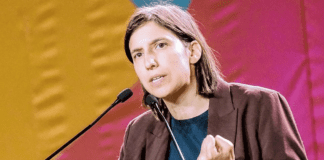 Beko, Schlein ai cancelli con gli operai di Siena: “Il governo vi dice soltanto bugie”