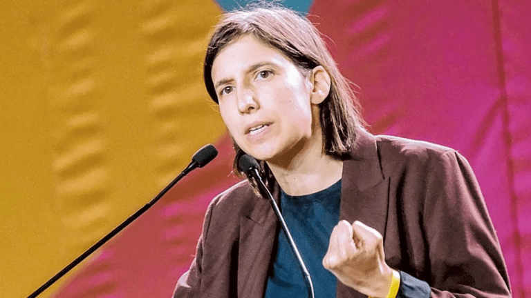 La retromarcia di Elly Schlein, no al suo nome nel simbolo Pd: “E’ una proposta divisiva”